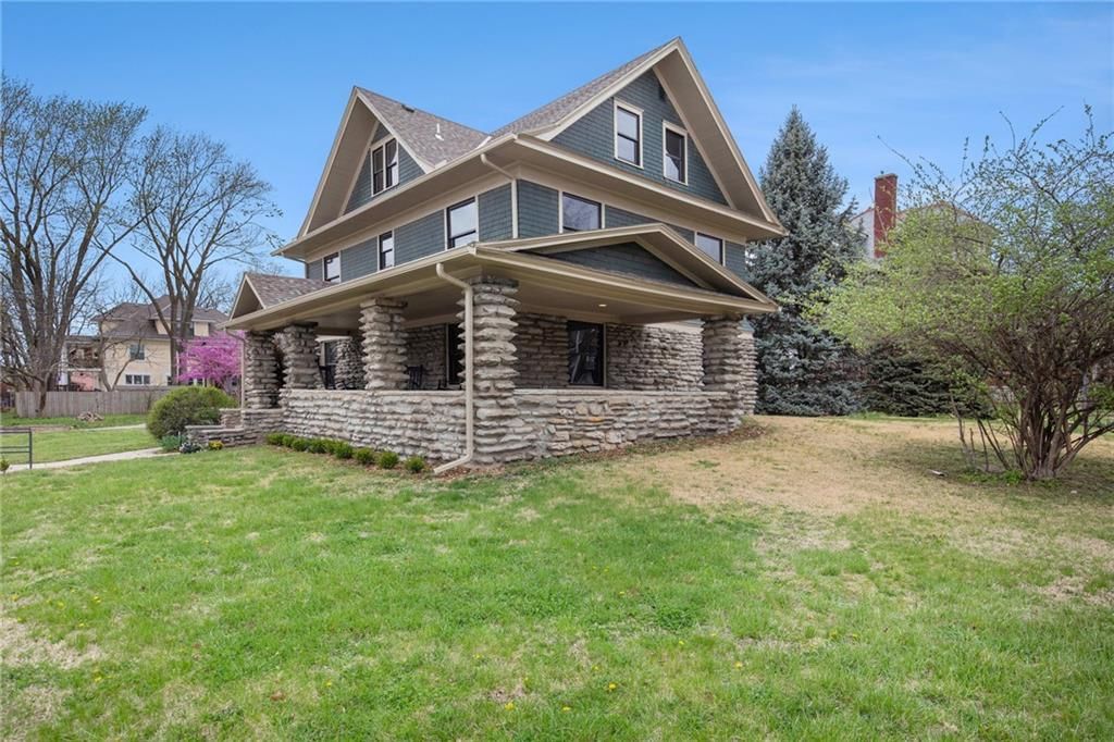 2930 Campbell Street — photo 46