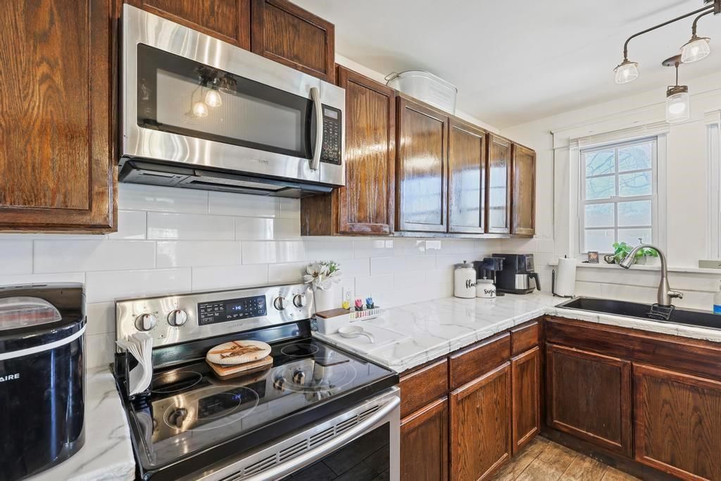 802 Heylman Street — photo 11