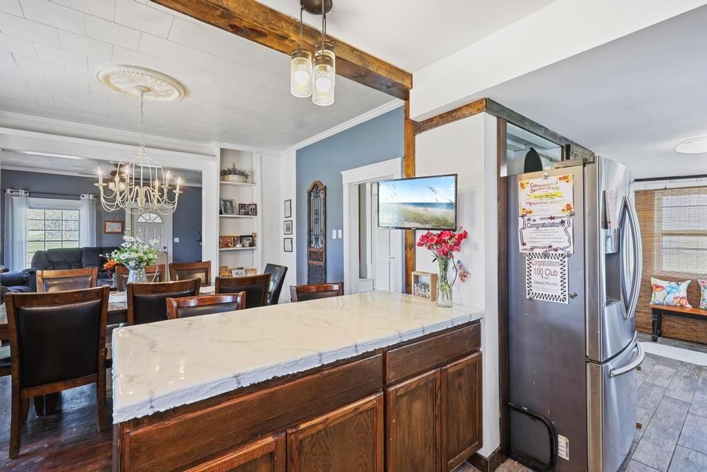 802 Heylman Street — photo 12