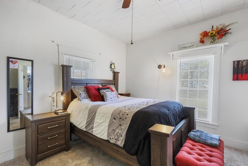 802 Heylman Street — photo 16