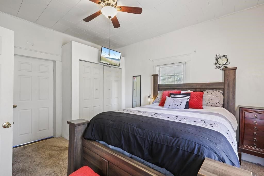 802 Heylman Street — photo 17