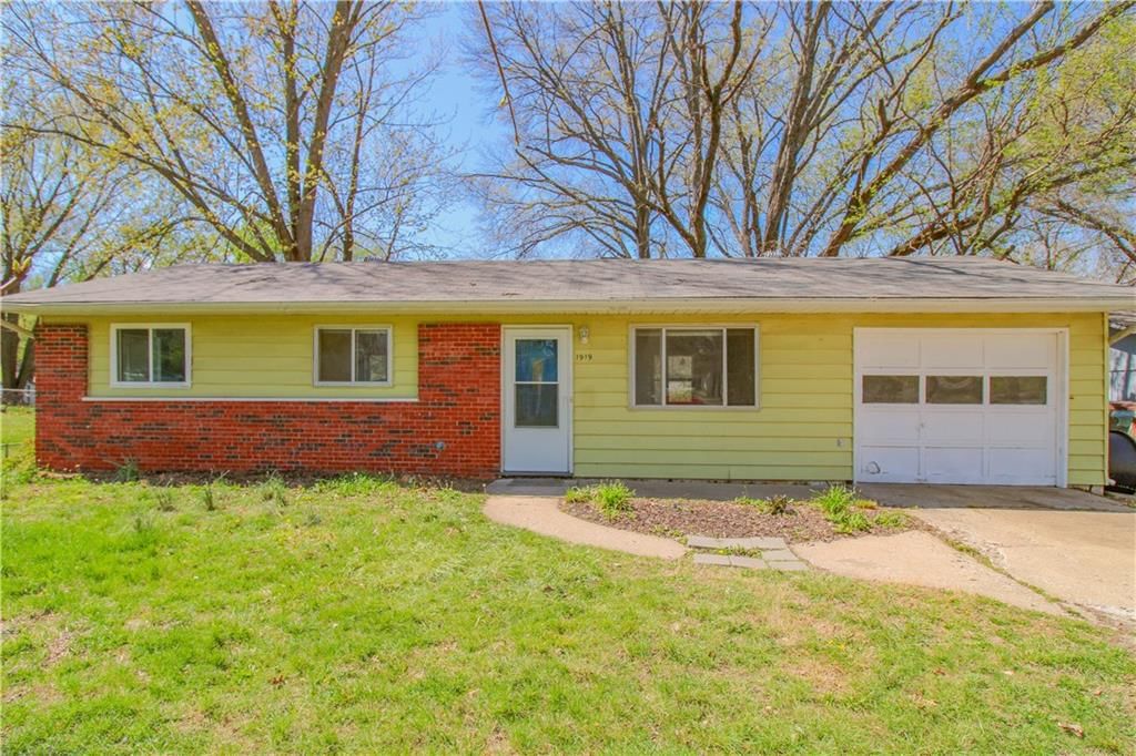 1919 Clare Road — photo 2