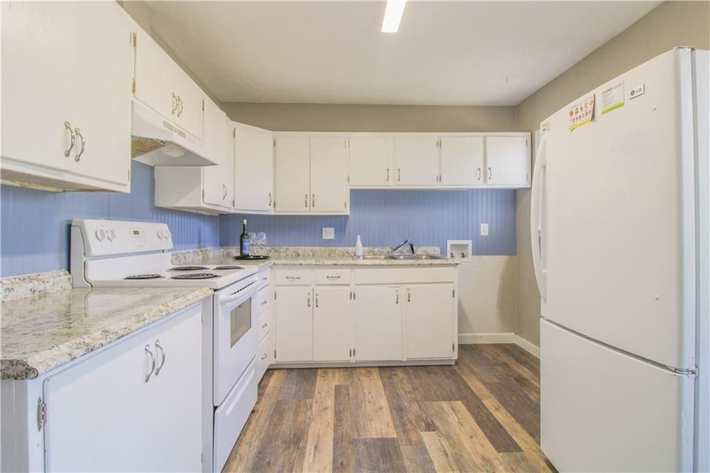 1919 Clare Road — photo 11