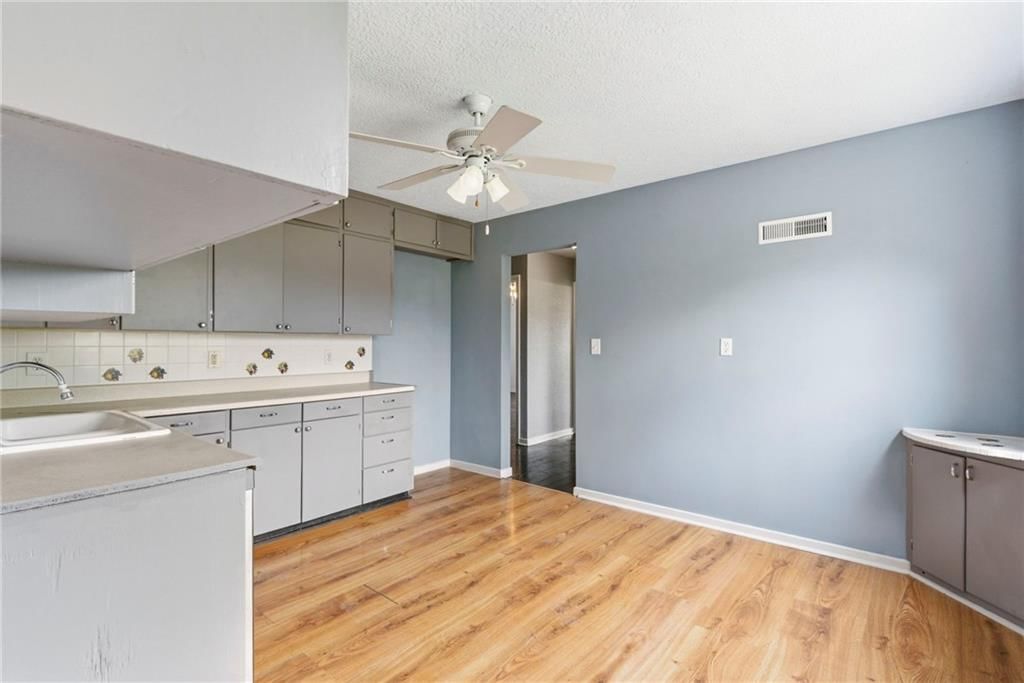 307 E Orchard Street — photo 7