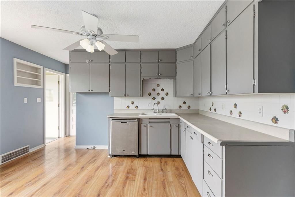 307 E Orchard Street — photo 9