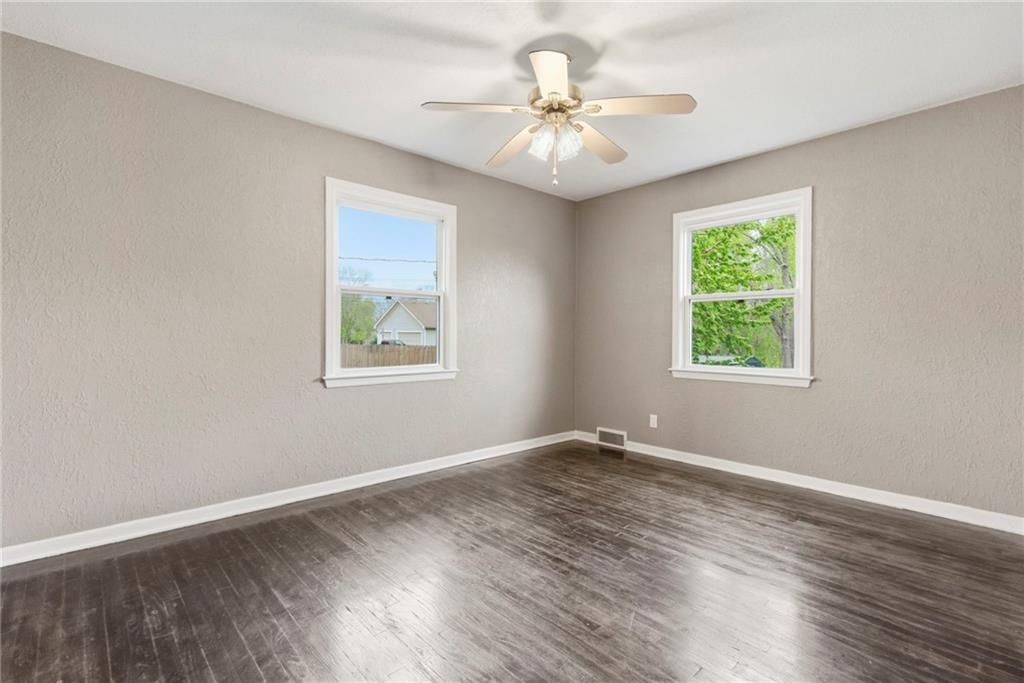 307 E Orchard Street — photo 11