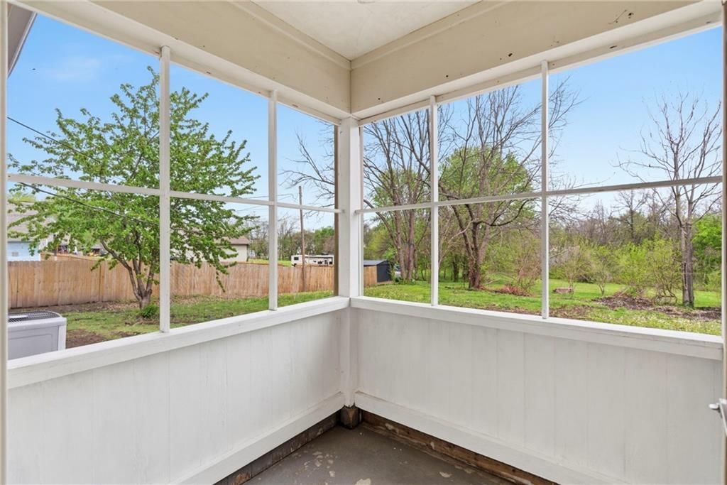 307 E Orchard Street — photo 19