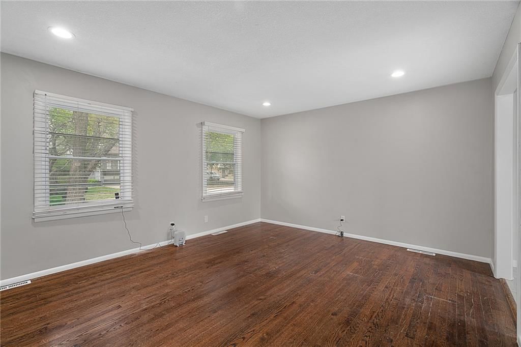 12005 Belmont Avenue — photo 4