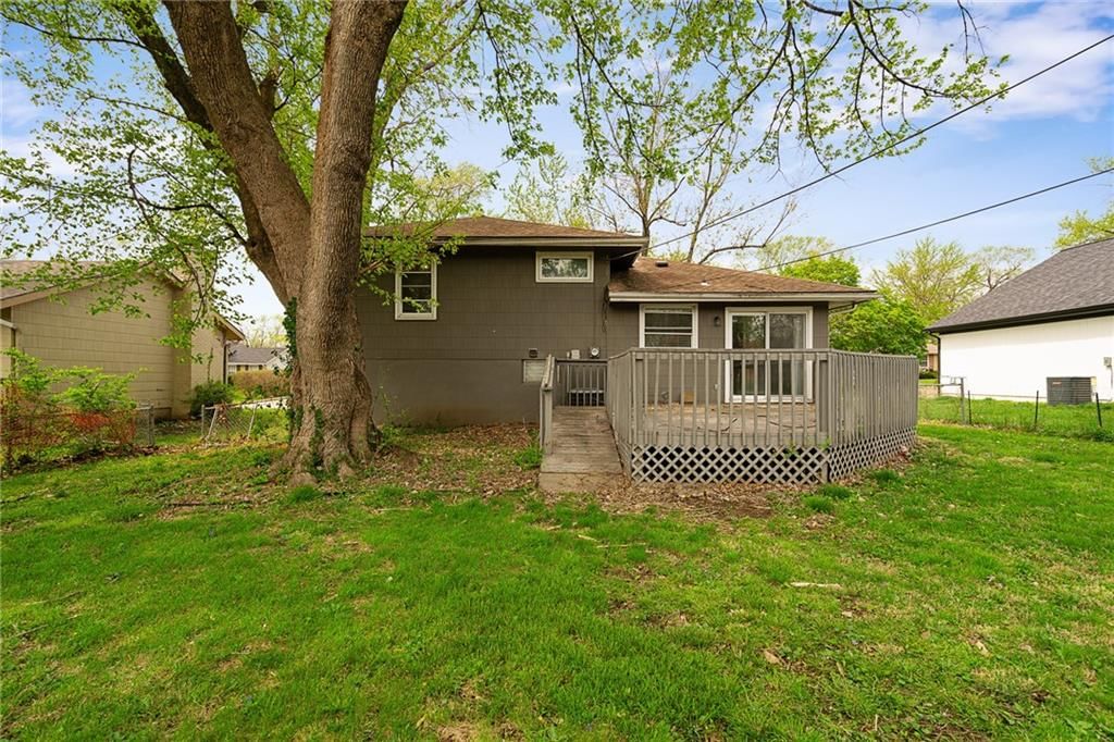 12005 Belmont Avenue — photo 28