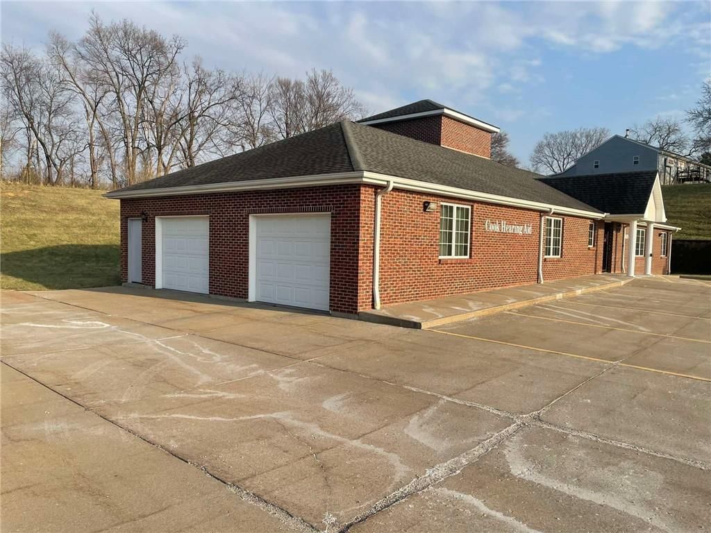 2401 N Woodbine Road — photo 5