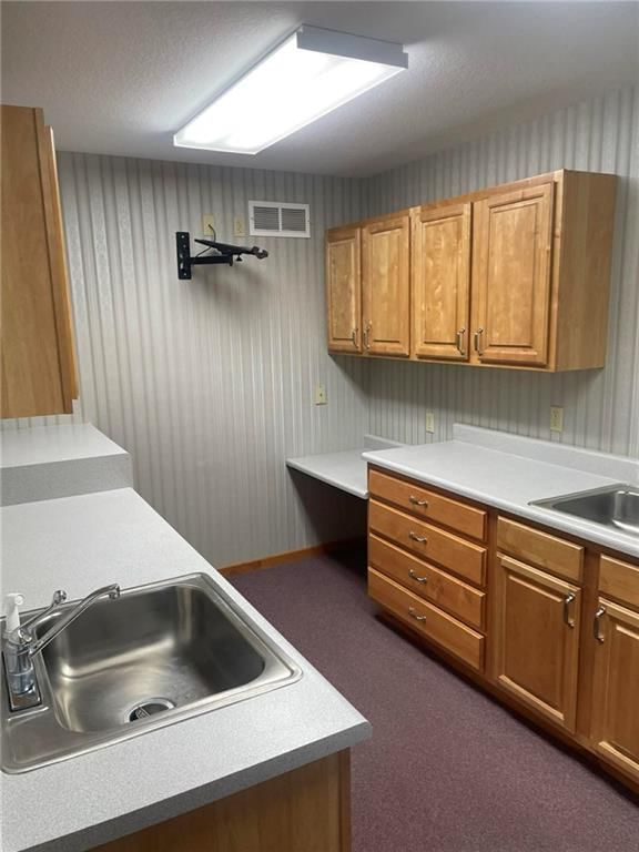 2401 N Woodbine Road — photo 20