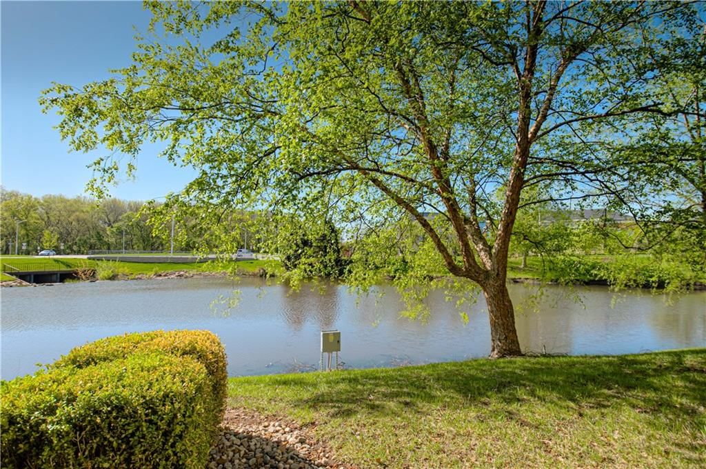 11630 Tomahawk Creek Parkway — photo 20