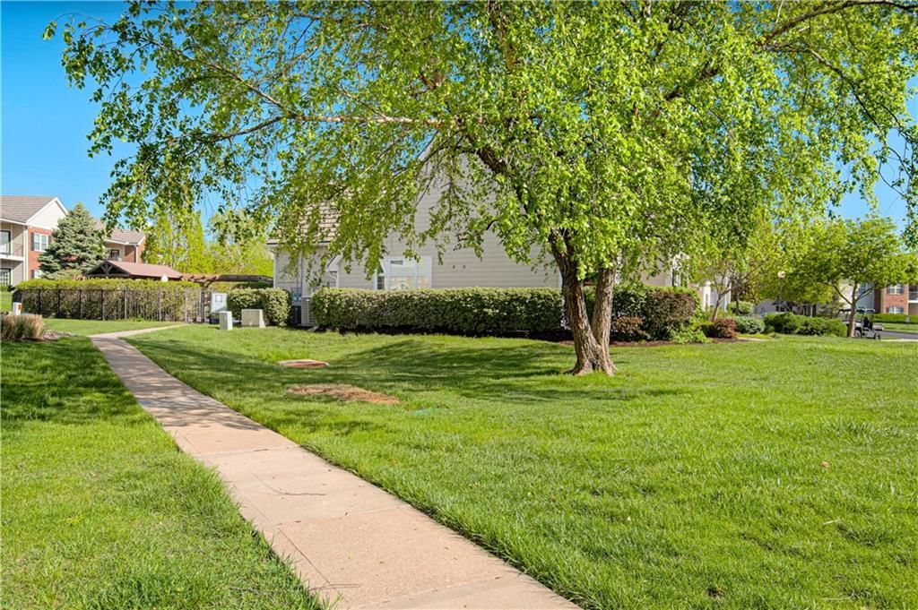 11630 Tomahawk Creek Parkway — photo 23