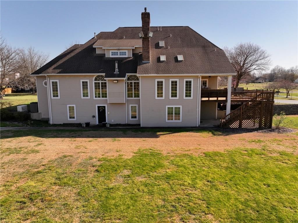 304 Reavley Drive — photo 3