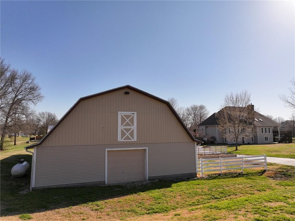 304 Reavley Drive — photo 5