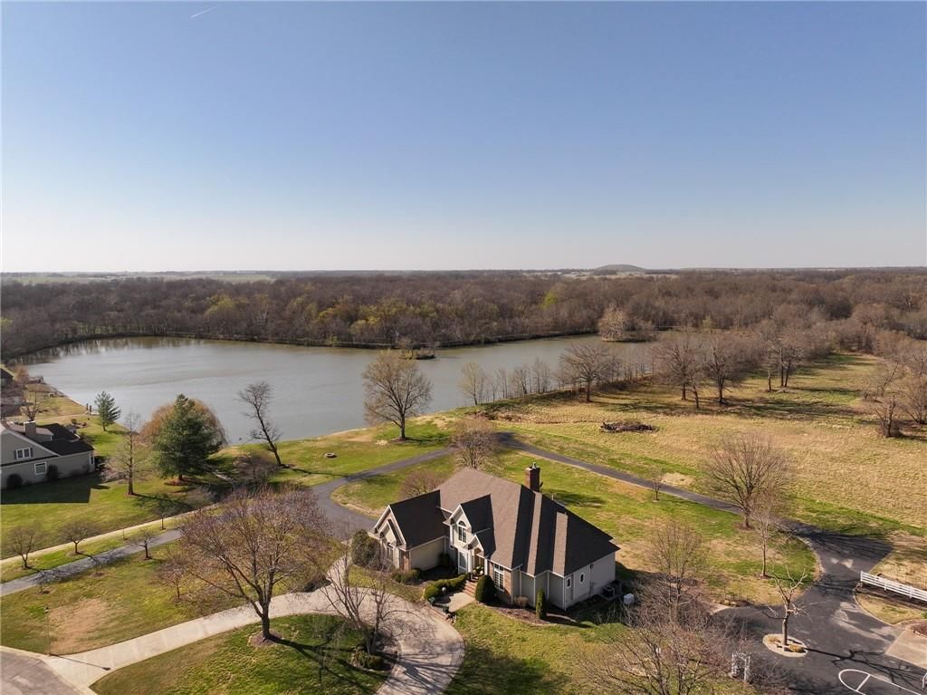 304 Reavley Drive — photo 7
