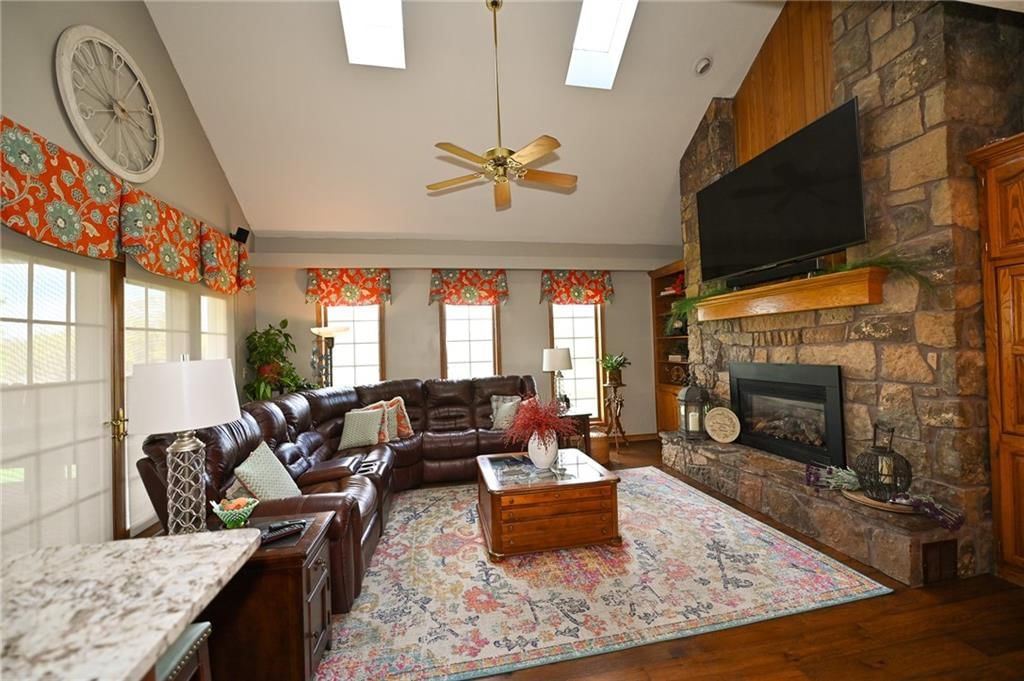 304 Reavley Drive — photo 50