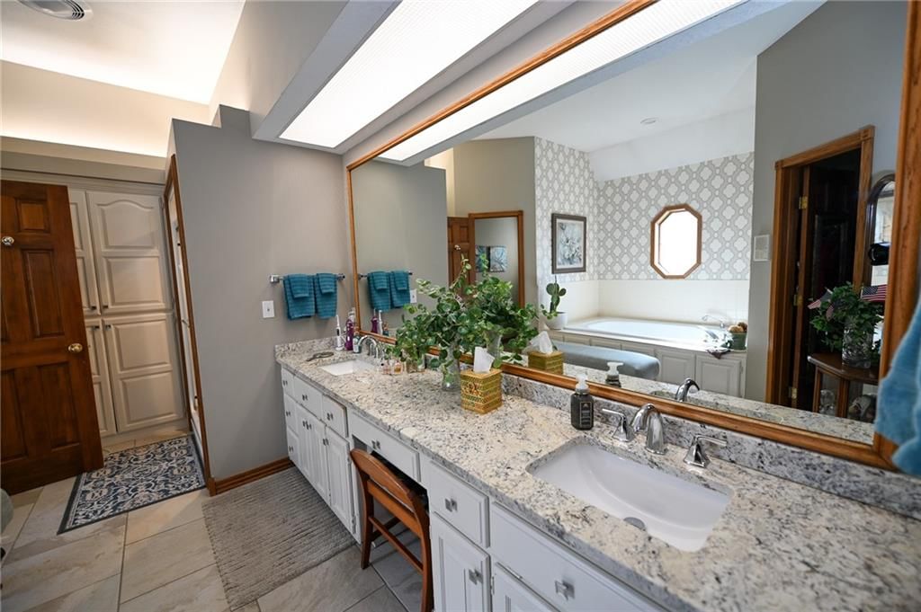 304 Reavley Drive — photo 55