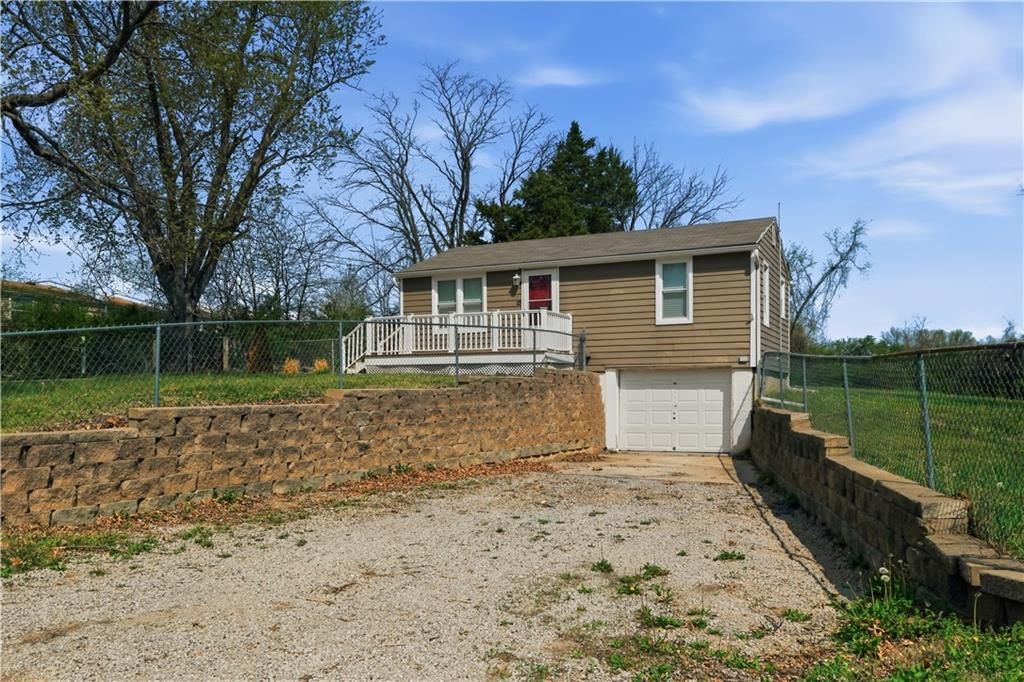 6200 NE Russell Road — photo 5