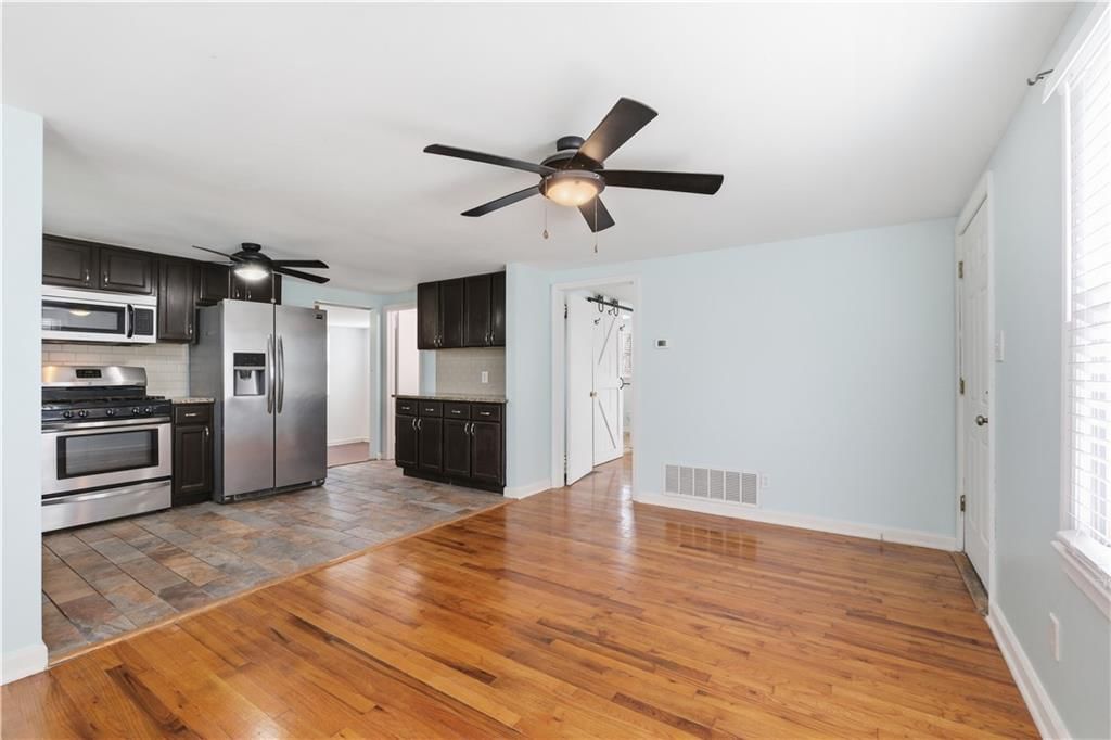 6200 NE Russell Road — photo 9