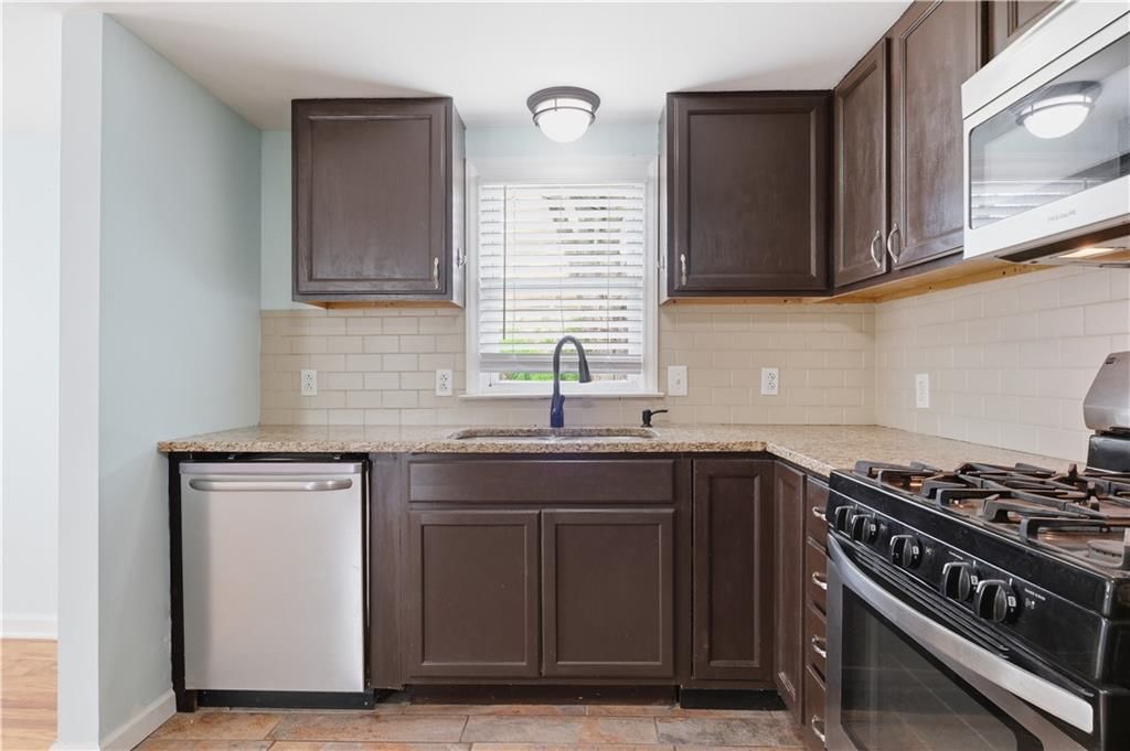 6200 NE Russell Road — photo 13