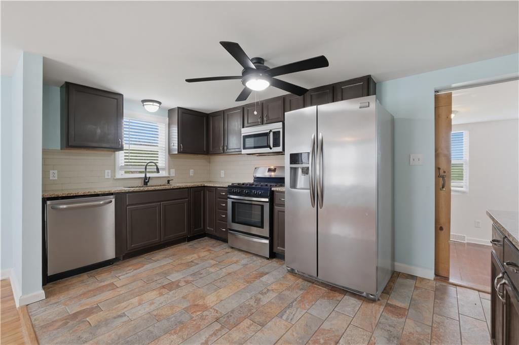 6200 NE Russell Road — photo 15