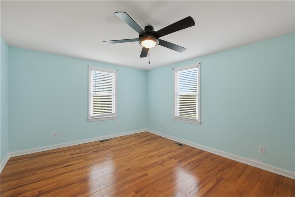 6200 NE Russell Road — photo 16