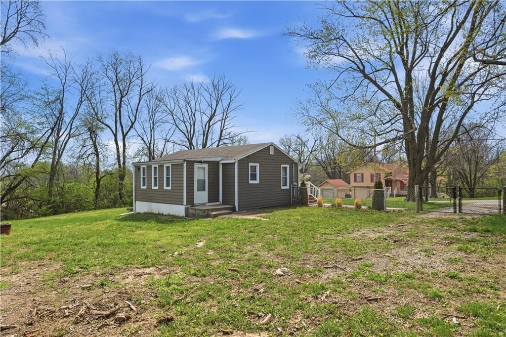 6200 NE Russell Road — photo 26