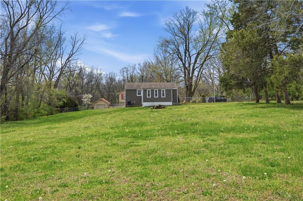 6200 NE Russell Road — photo 27