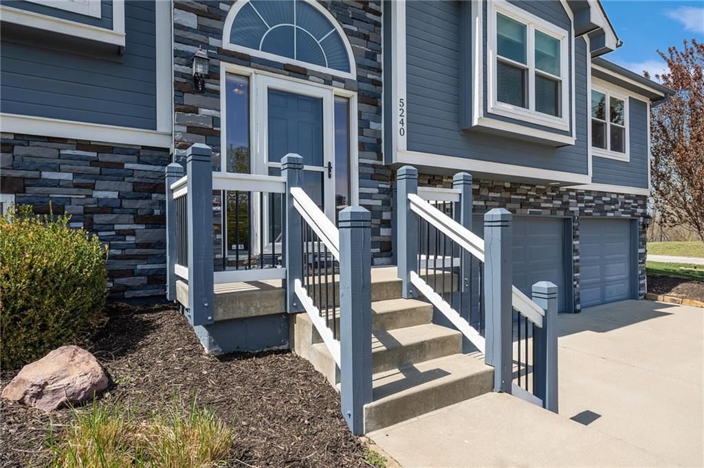 5240 NW Belton Court — photo 4