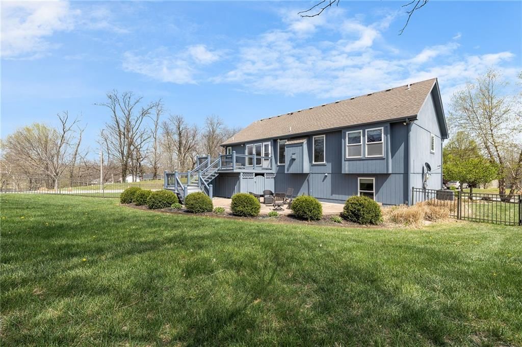 5240 NW Belton Court — photo 40