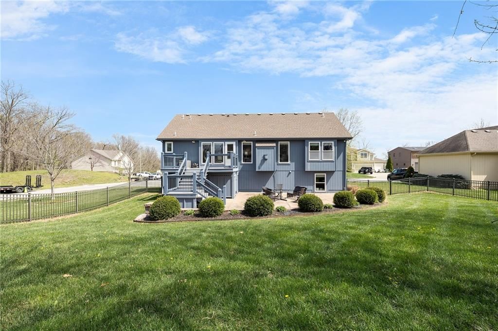 5240 NW Belton Court — photo 41