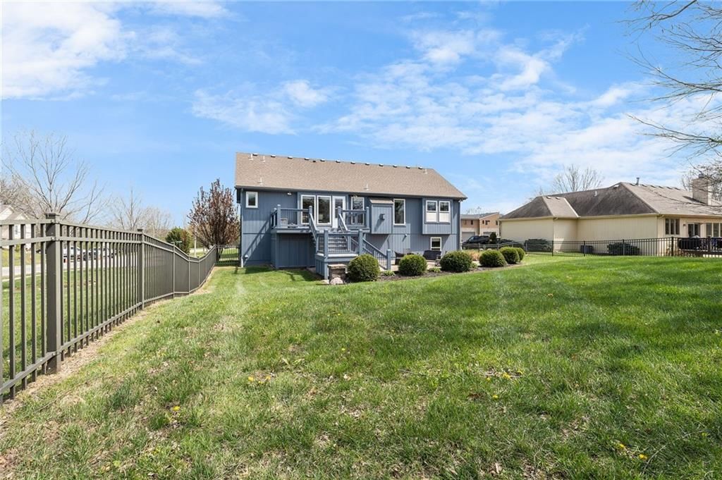 5240 NW Belton Court — photo 42