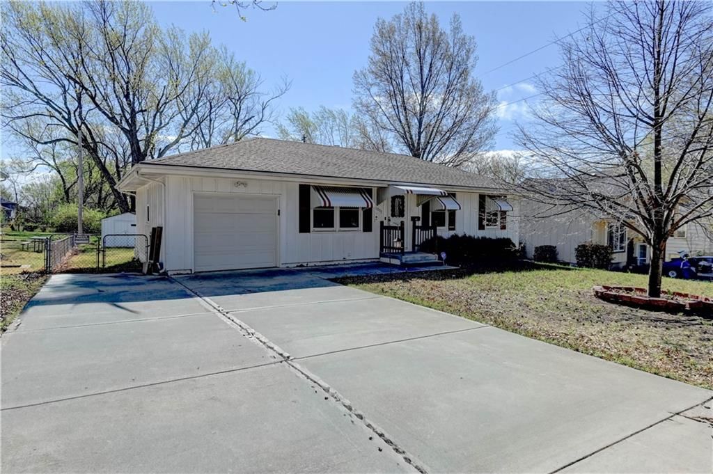 11003 Herrick Avenue — photo 3