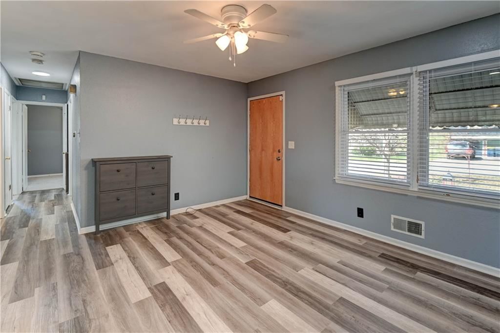 11003 Herrick Avenue — photo 8