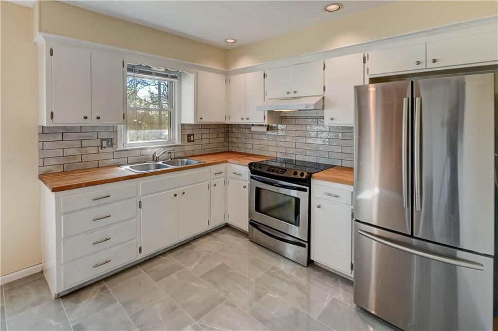 11003 Herrick Avenue — photo 11