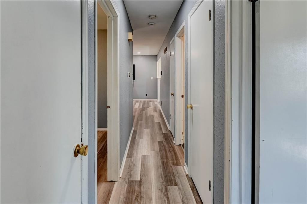 11003 Herrick Avenue — photo 16