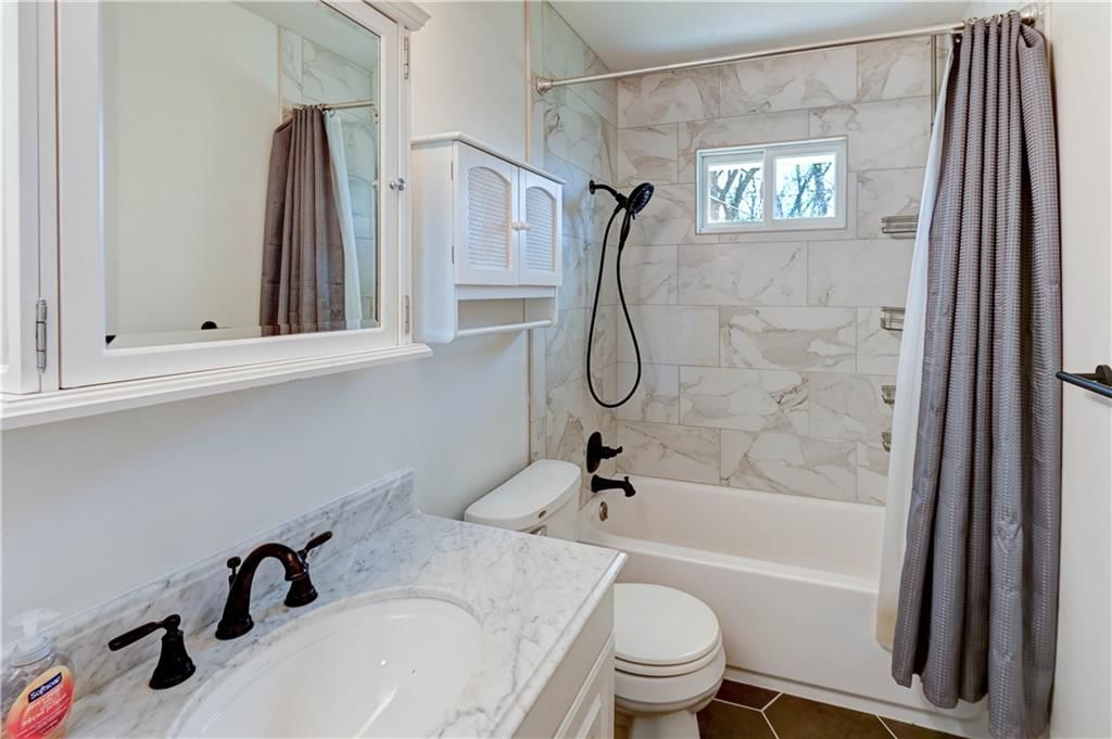 11003 Herrick Avenue — photo 19