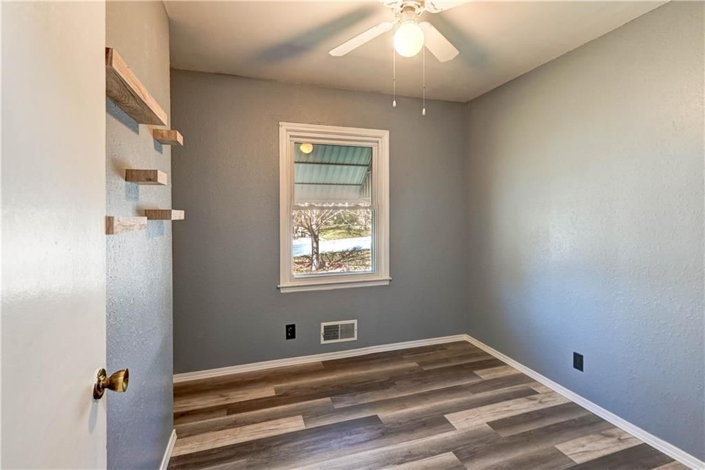 11003 Herrick Avenue — photo 22