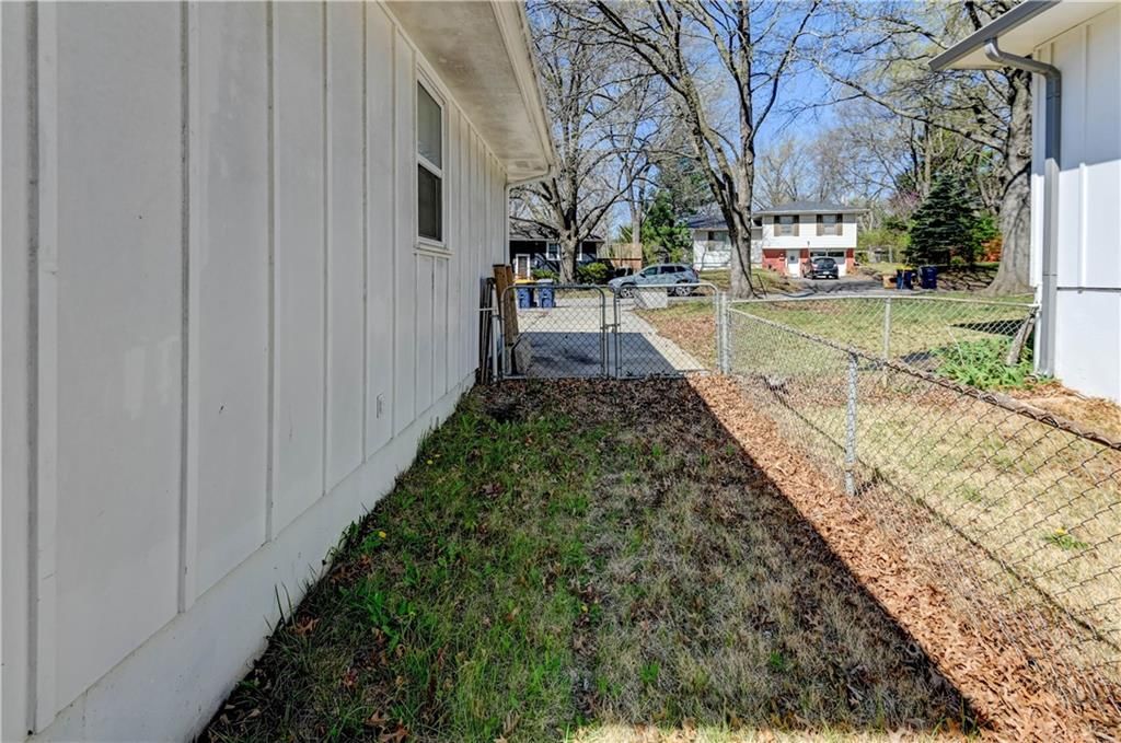 11003 Herrick Avenue — photo 37