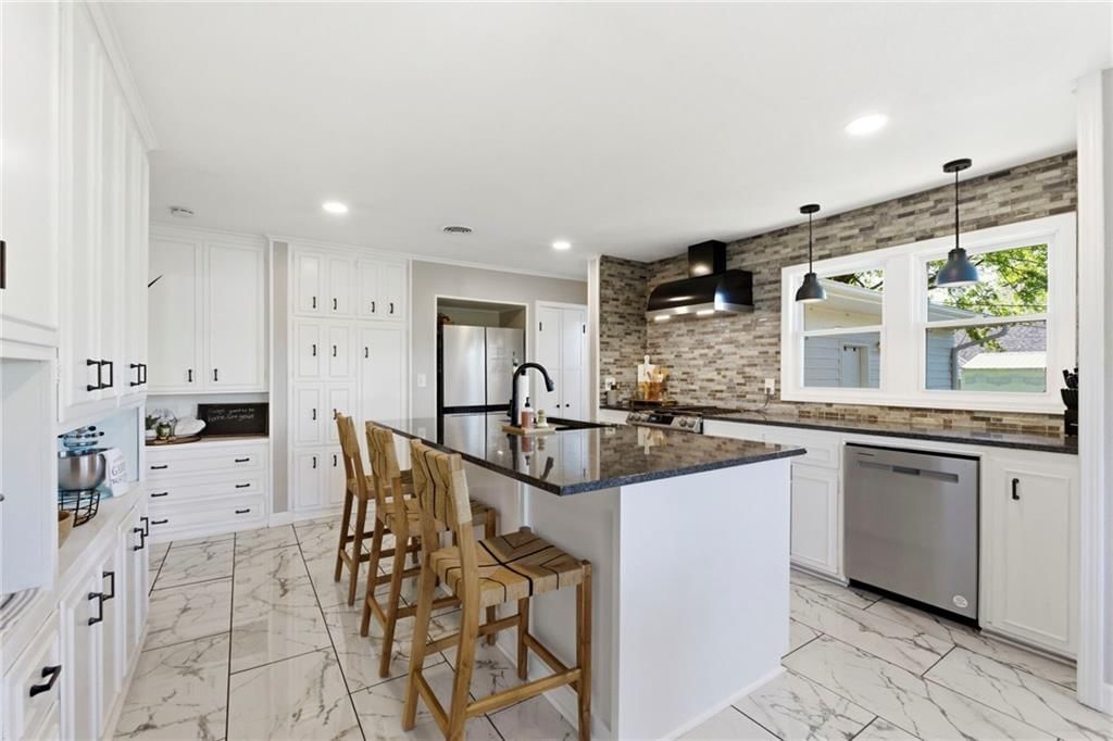 4402 S Phelps Road — photo 10