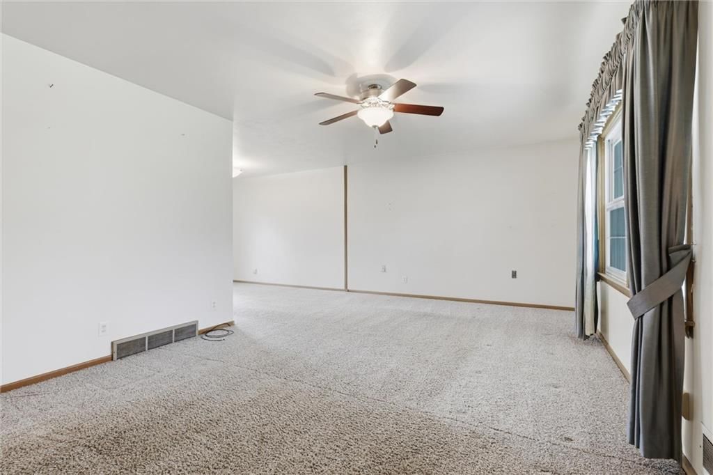 8717 W 73rd Street — photo 4