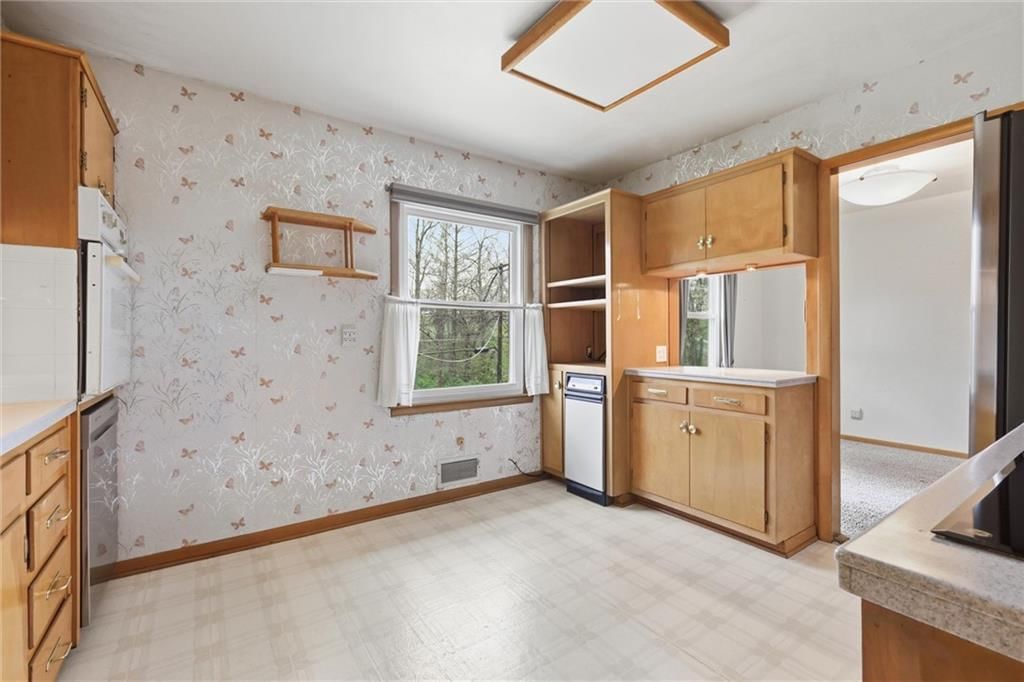 8717 W 73rd Street — photo 11