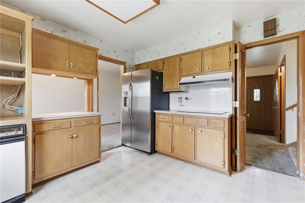 8717 W 73rd Street — photo 13
