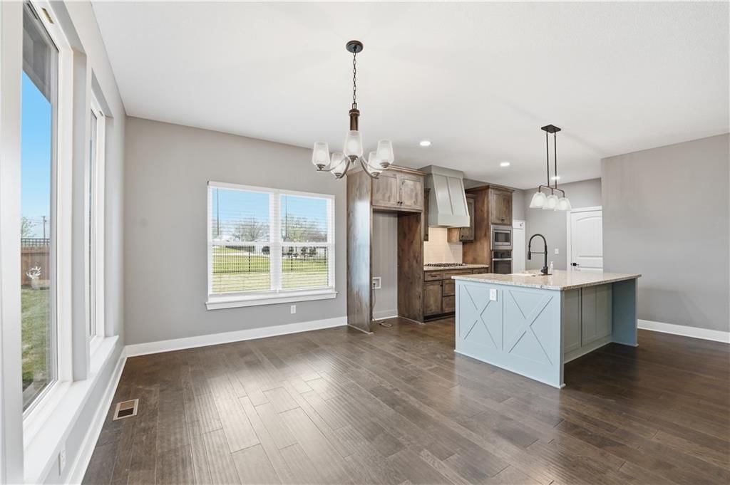 2500 Burris Drive — photo 11