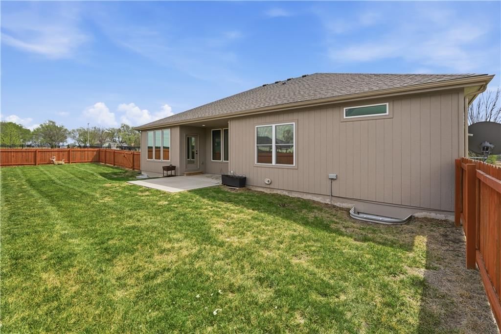 2500 Burris Drive — photo 36