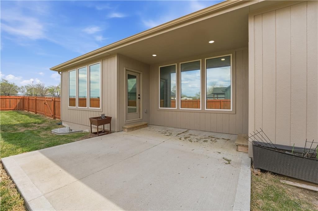 2500 Burris Drive — photo 37