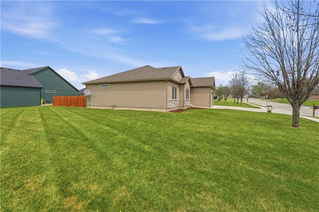 2500 Burris Drive — photo 38