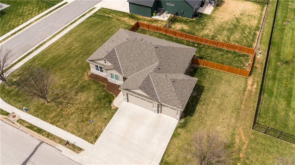 2500 Burris Drive — photo 40