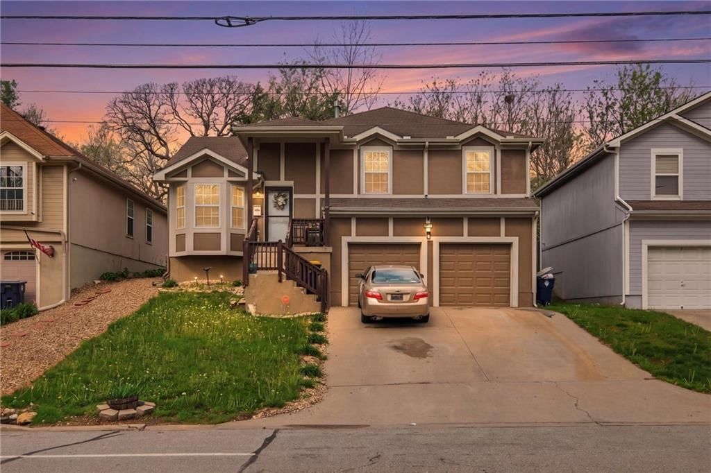 8308 Prospect Avenue, Kansas City, MO